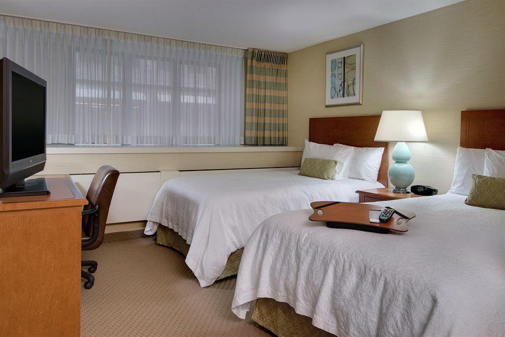 Hampton Inn & Suites Milwaukee Downtown Bagian luar foto