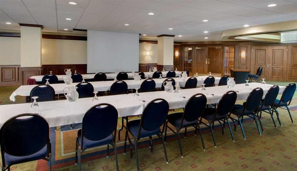 Hampton Inn & Suites Milwaukee Downtown Bisnis foto