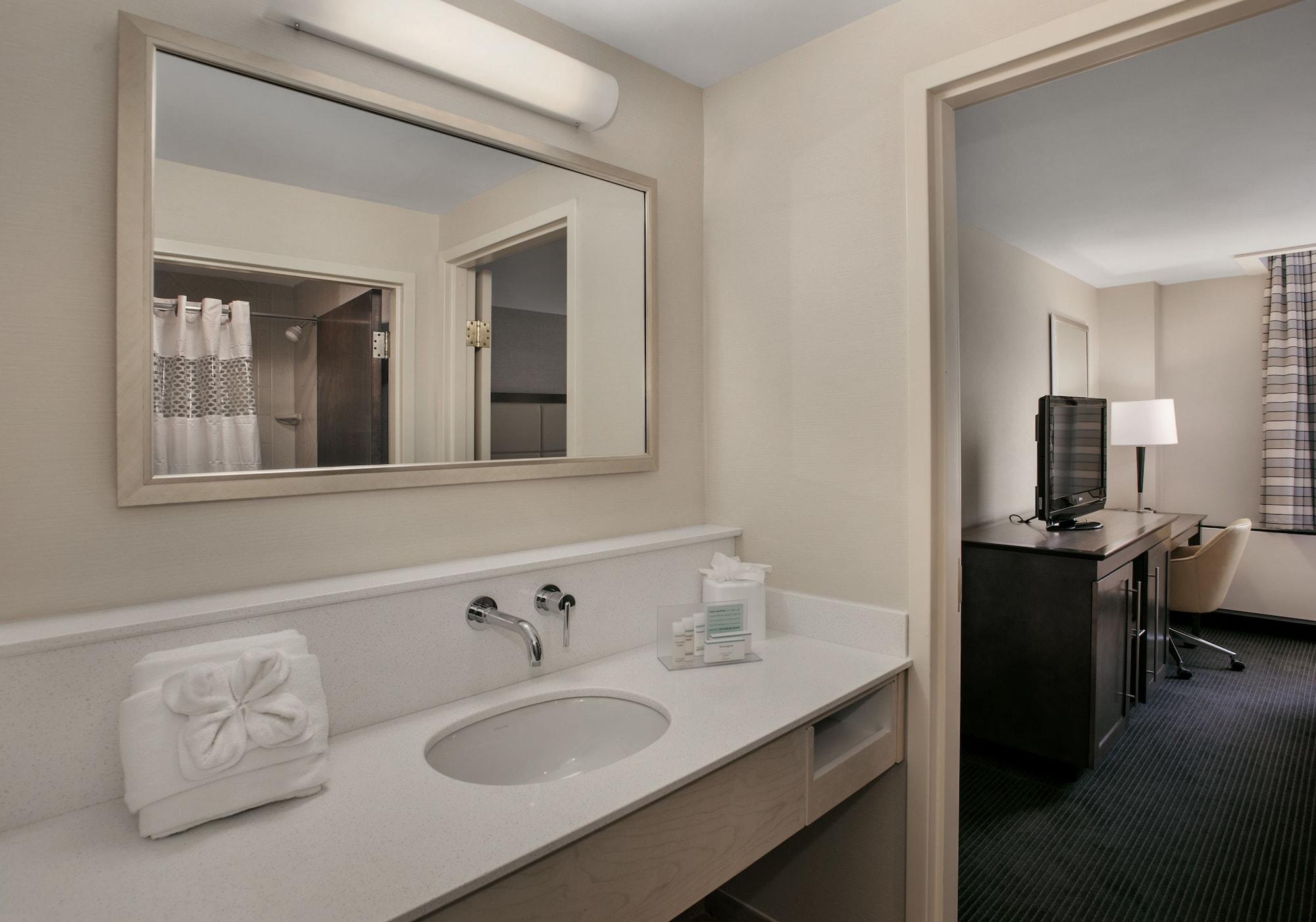 Hampton Inn & Suites Milwaukee Downtown Bagian luar foto