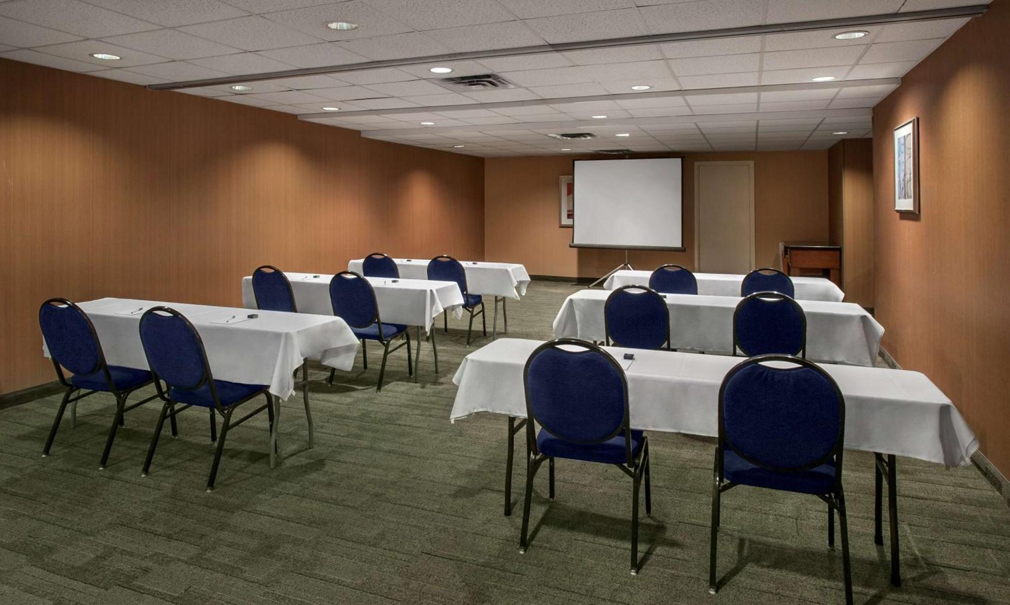 Hampton Inn & Suites Milwaukee Downtown Bagian luar foto