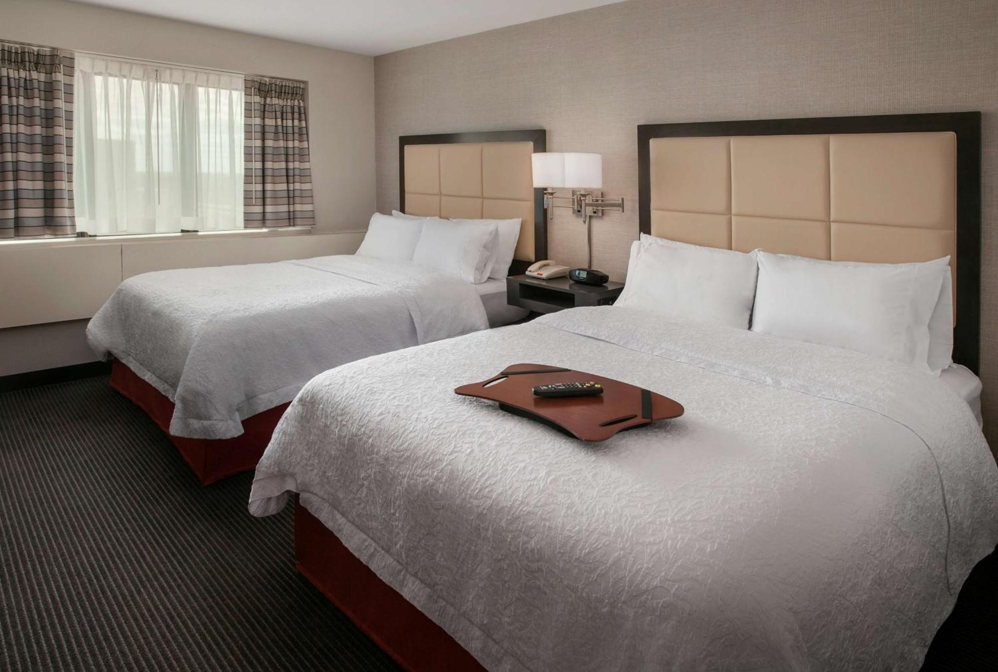 Hampton Inn & Suites Milwaukee Downtown Bagian luar foto
