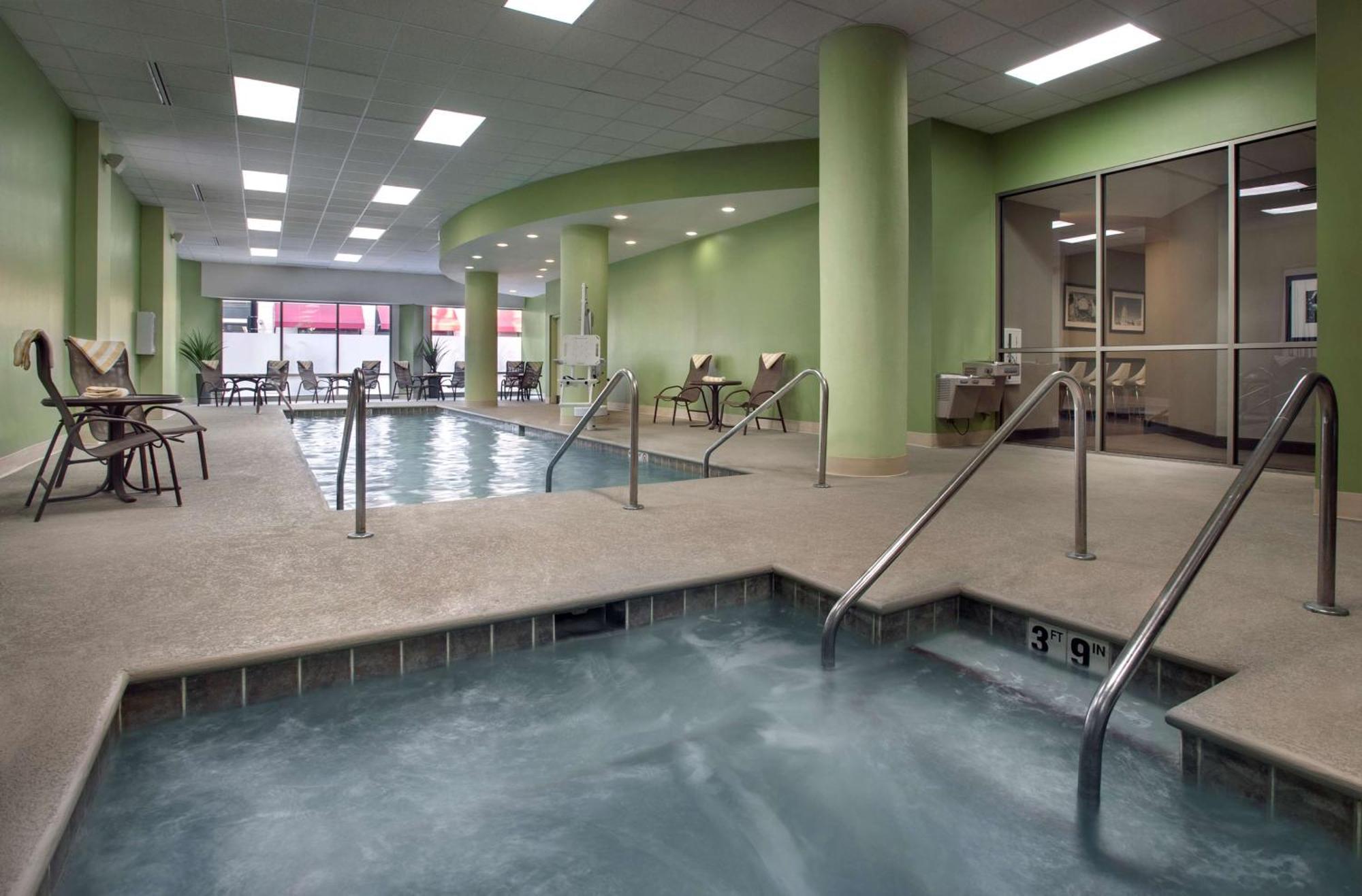 Hampton Inn & Suites Milwaukee Downtown Bagian luar foto