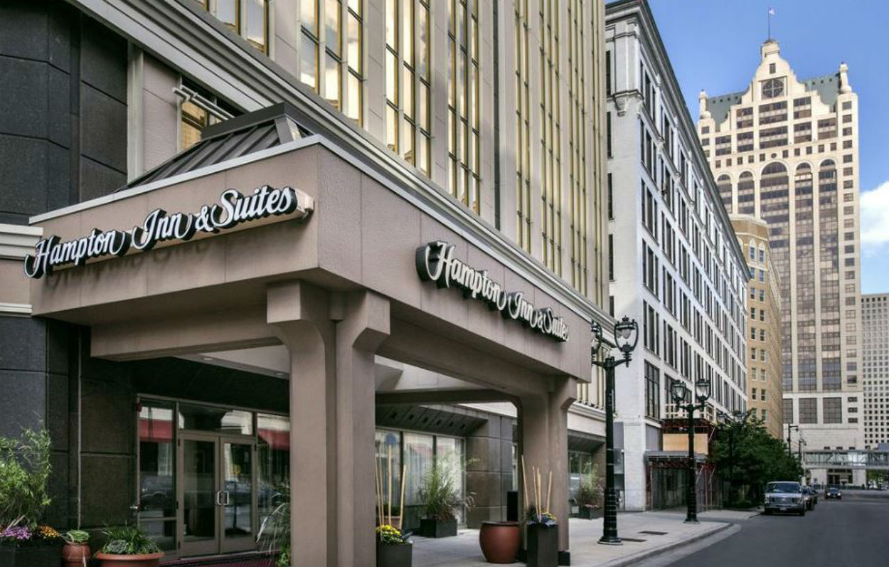 Hampton Inn & Suites Milwaukee Downtown Bagian luar foto